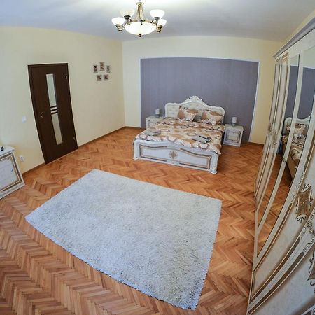 Apartment Luca Poarta Schei Брашов Экстерьер фото