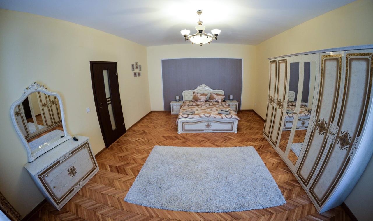 Apartment Luca Poarta Schei Брашов Экстерьер фото
